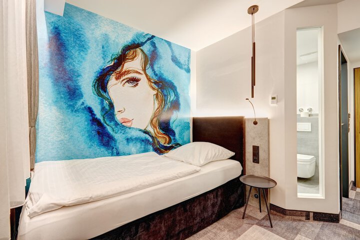Room 27 of 70