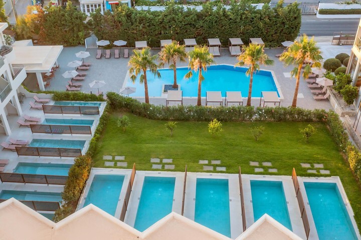 Pool 69 of 123