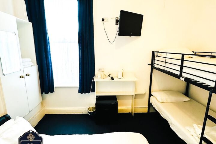 Room 9 of 49