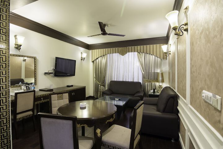 Room 15 of 31