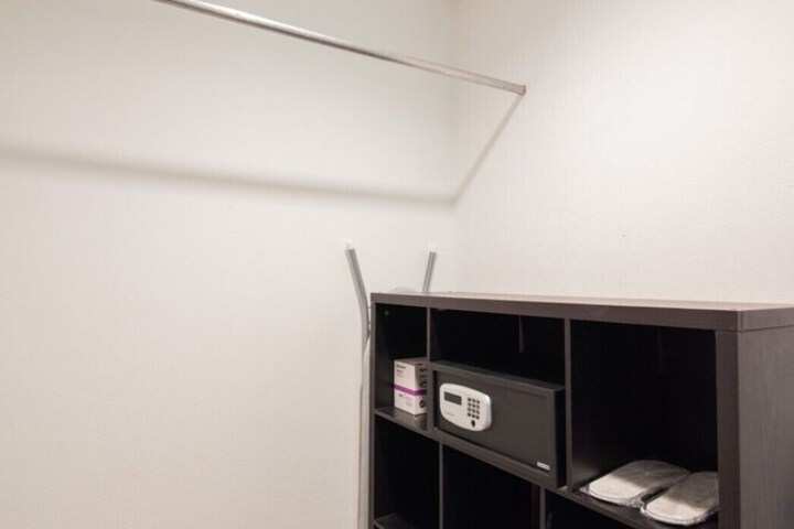 Room 64 of 185