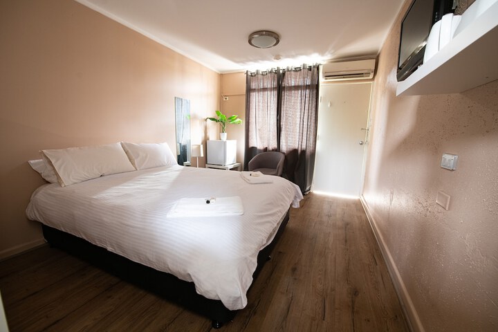 Room 3 of 41