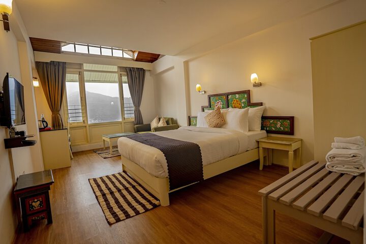 Room 8 of 43