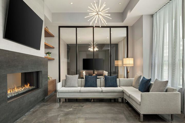 Entrance & Lobby