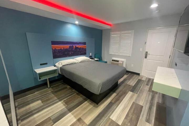 Room 10 of 20