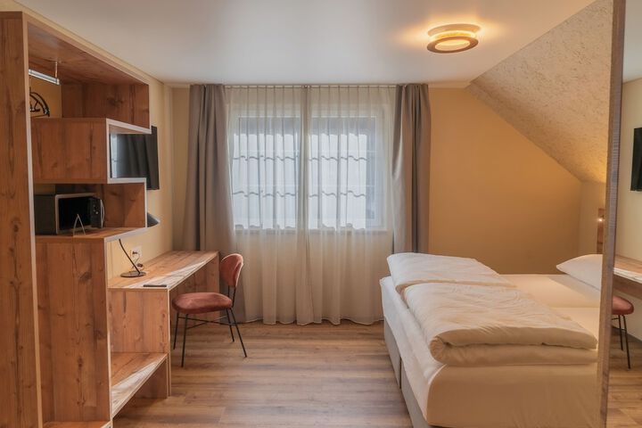 Room 52 of 125