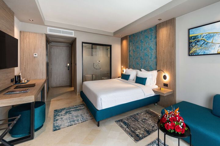 Room 10 of 158