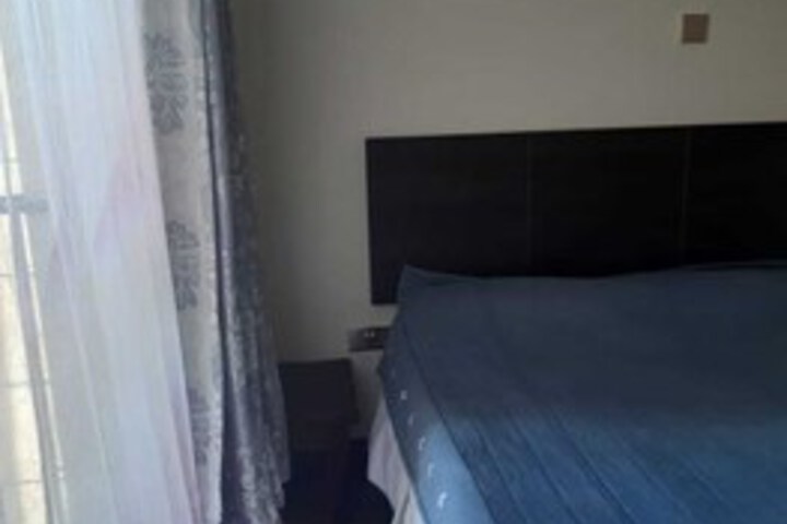 Room 30 of 37