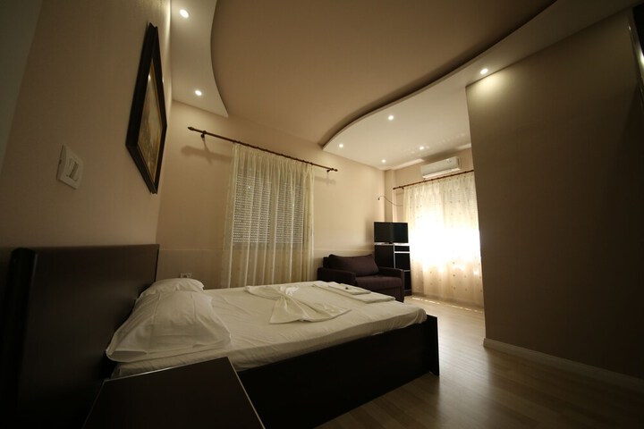 Room 11 of 45