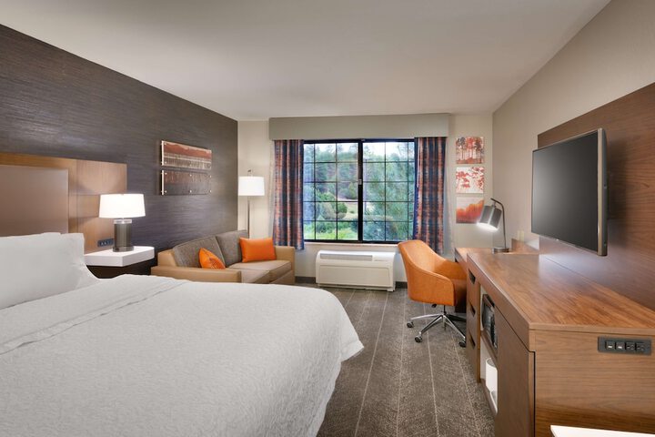 Room 13 of 38