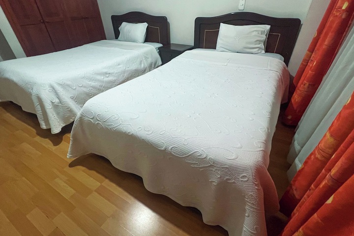Room 6 of 39