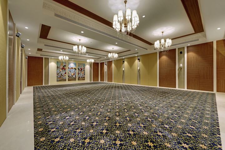 Ballroom/Hall 46 of 55