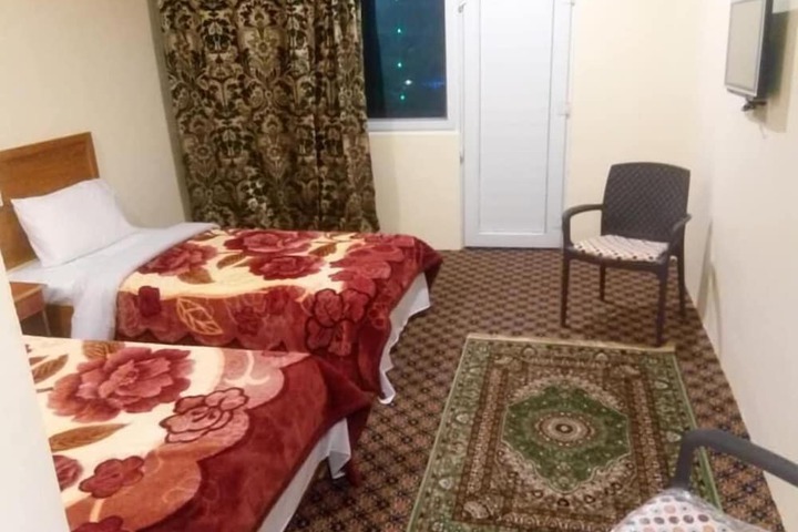 Room 10 of 18