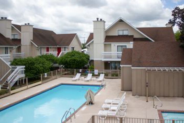 Pool 70 of 79