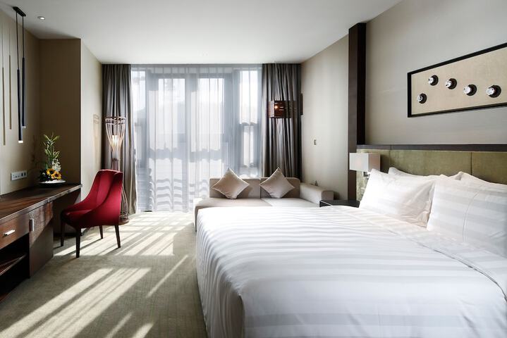 Room 4 of 60