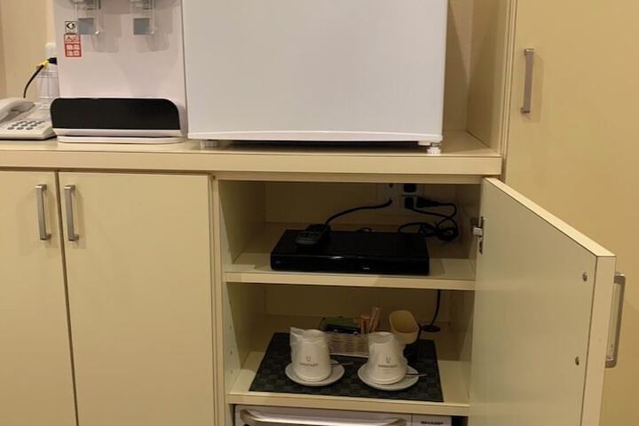 Room 16 of 36