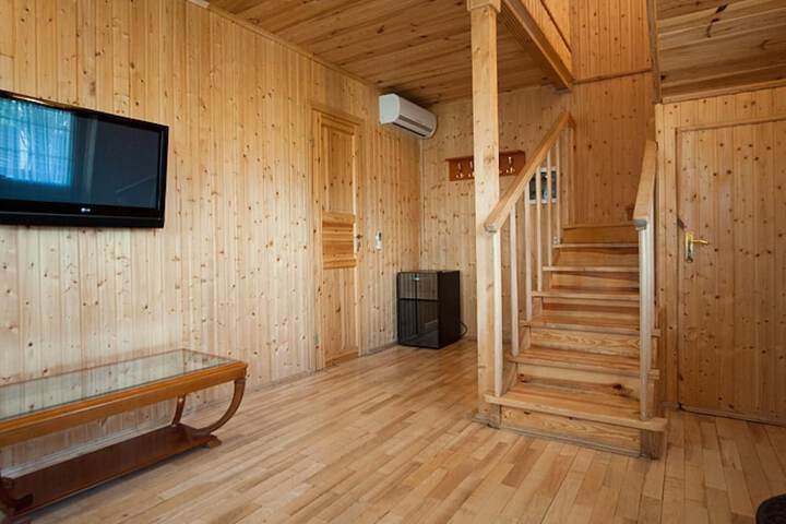 Room 4 of 68