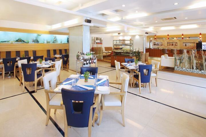 Dining Photos