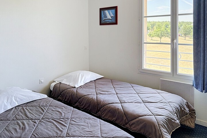 Room 9 of 48