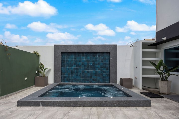 Pool 111 of 118