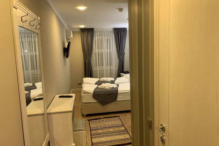 Room 50 of 126