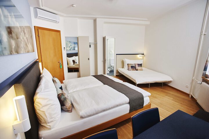 Room 40 of 64