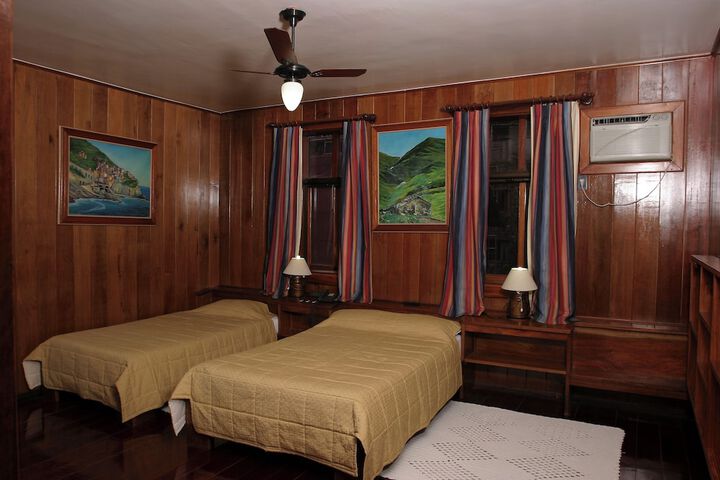 Room 17 of 42