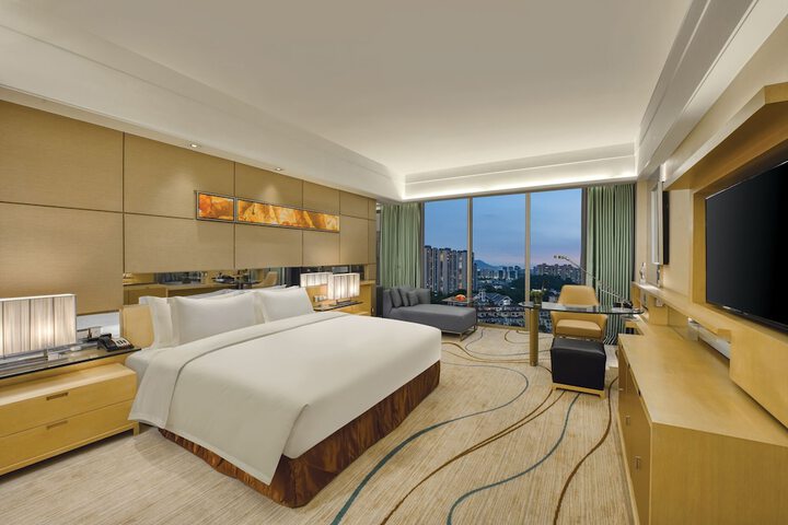 Room 17 of 138