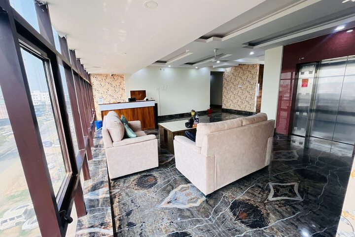 Room 7 of 8