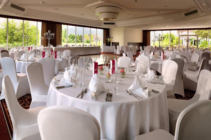 Ballroom/Hall 49 of 64