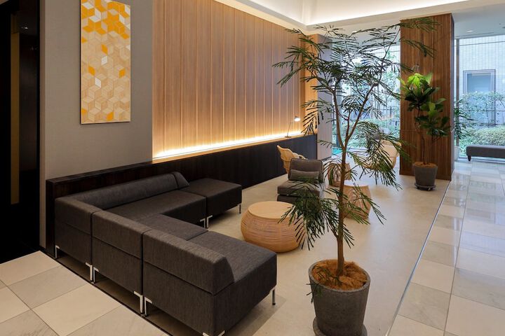 Entrance & Lobby