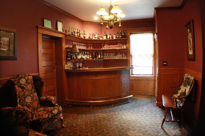 Lounge 30 of 40