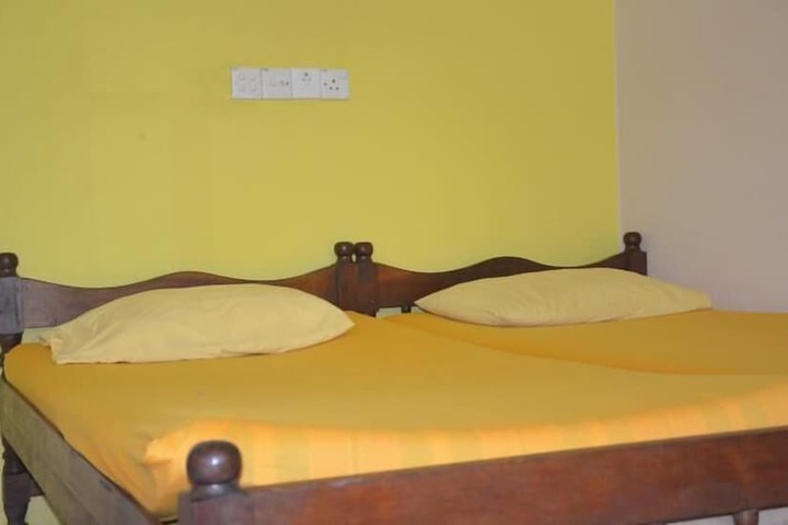 Room 9 of 76