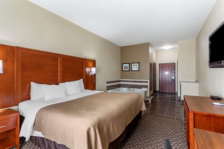 1 King Bed (9 of 19)