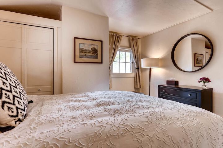 Room 2 of 48