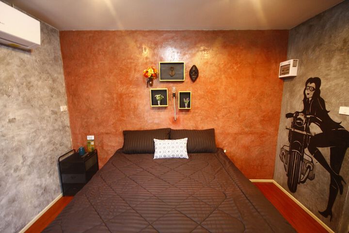 Room 9 of 122