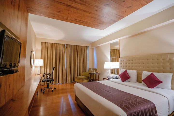 Room 4 of 34