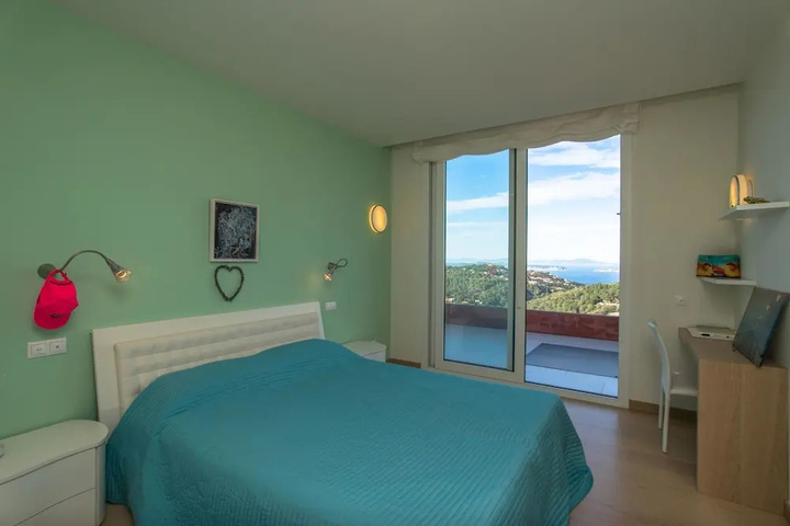 Room 3 of 23
