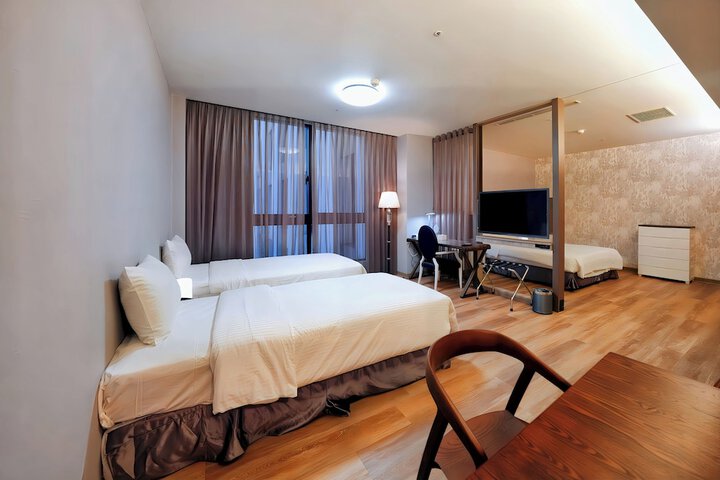 Room 71 of 155