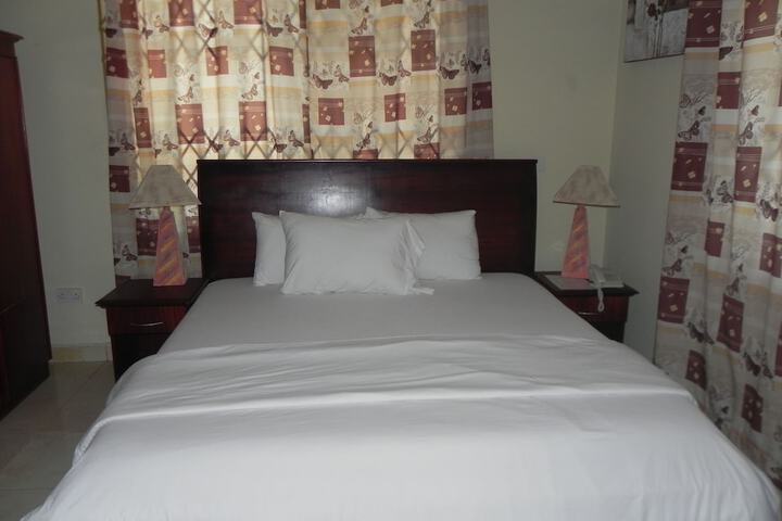 Room 3 of 25