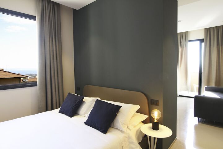 Room 15 of 68