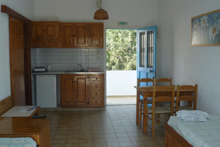 Room 4 of 8