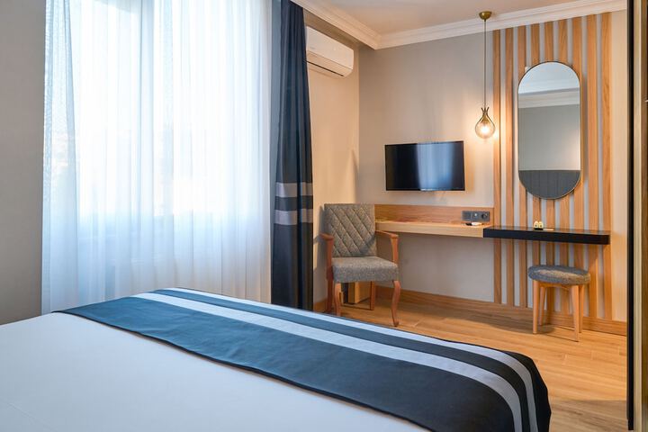 Room 5 of 31
