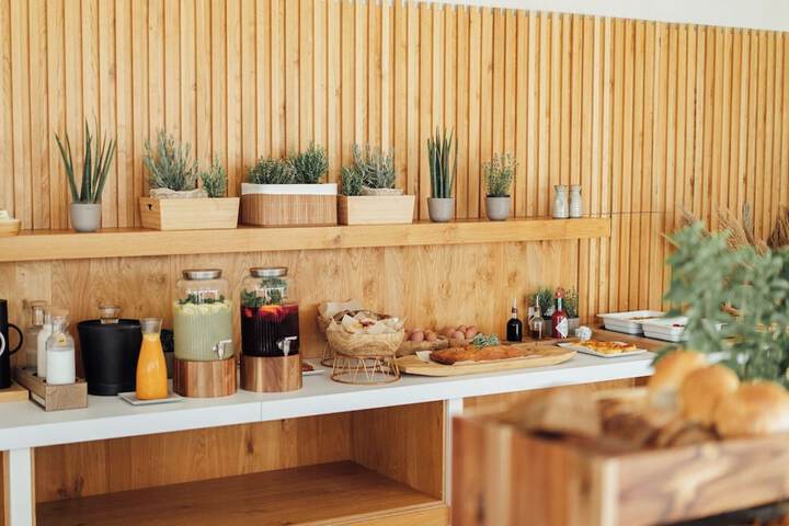 Breakfast/Coffee Service 235 of 294