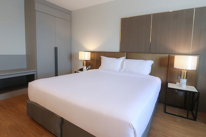 Room 6 of 91