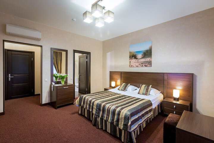 Room 27 of 85