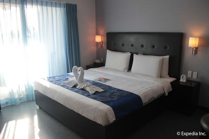 Room 6 of 62