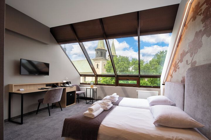Room 21 of 57