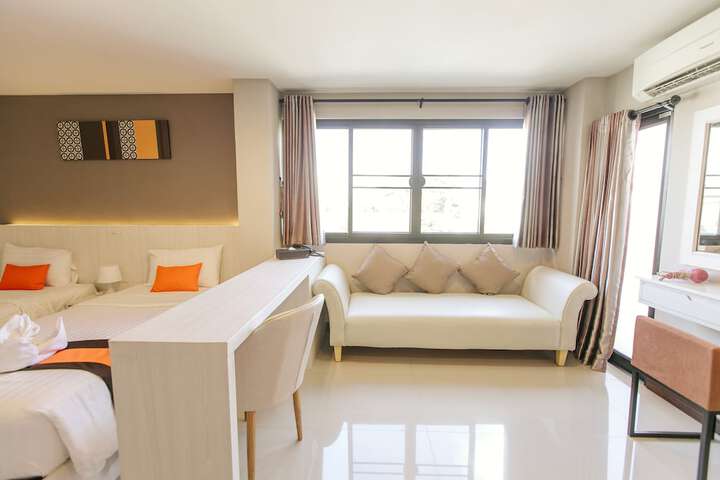 Room 53 of 174