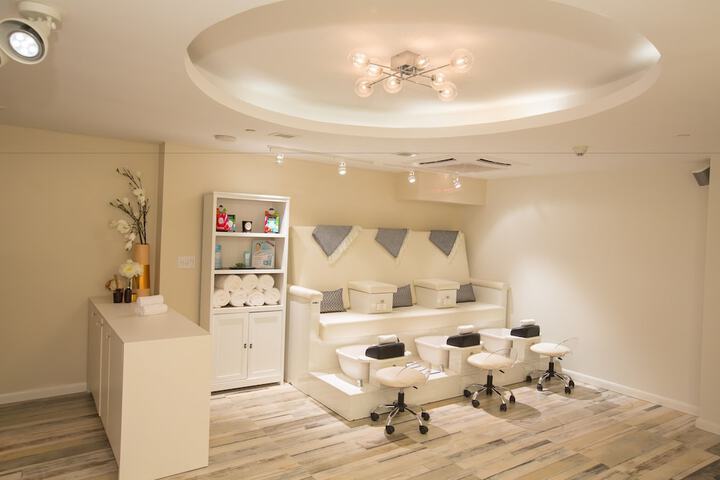 Nail salon